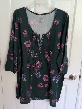 ✔️Woman Within Dark Green Floral Henley Tunic - Pink & Purple Flowers